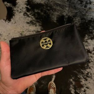 Tory Burch Black Zip Up Slim Wallet 4 x 7 Inches